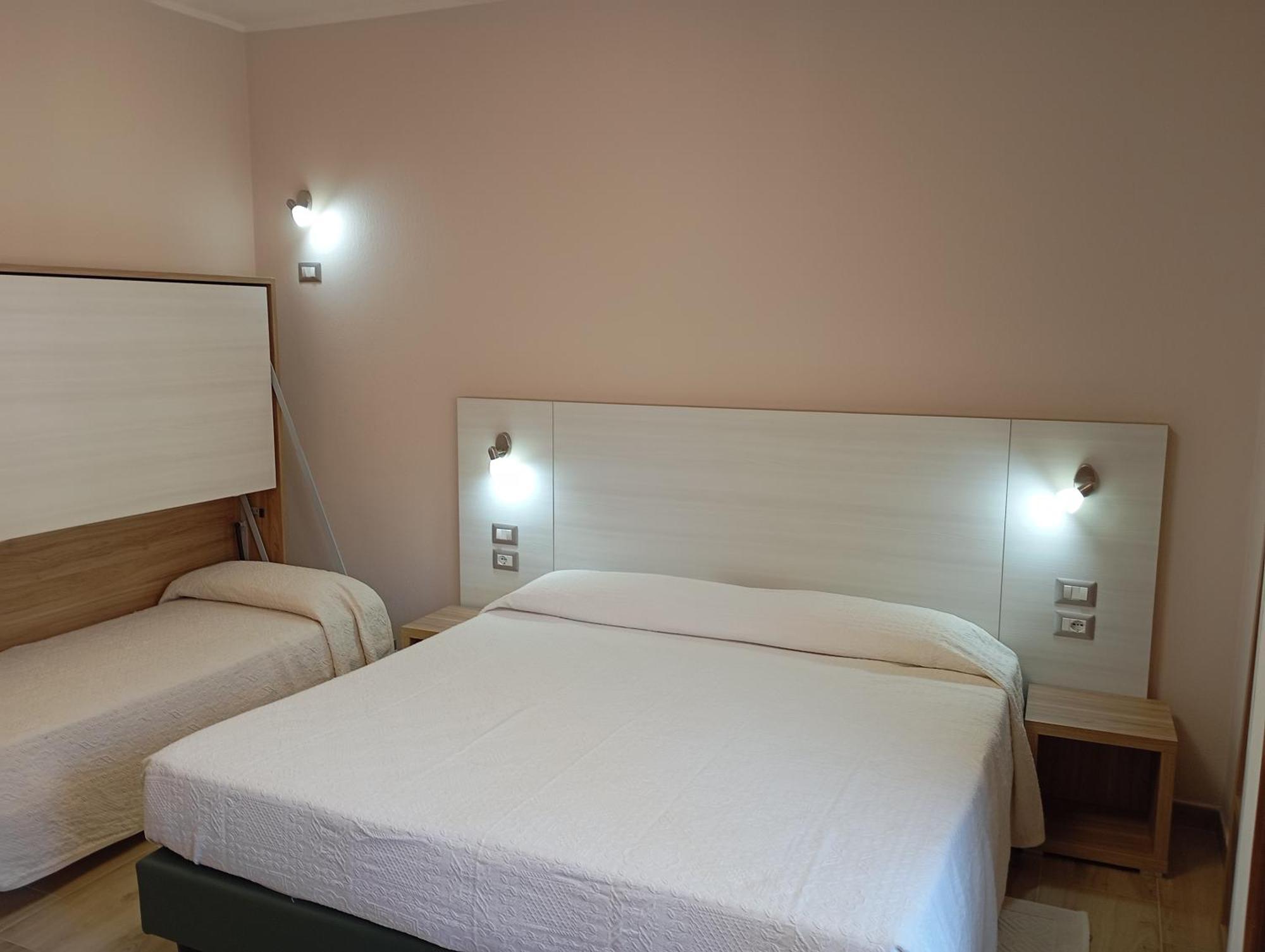 Hotel Meridiana Arbus Luaran gambar