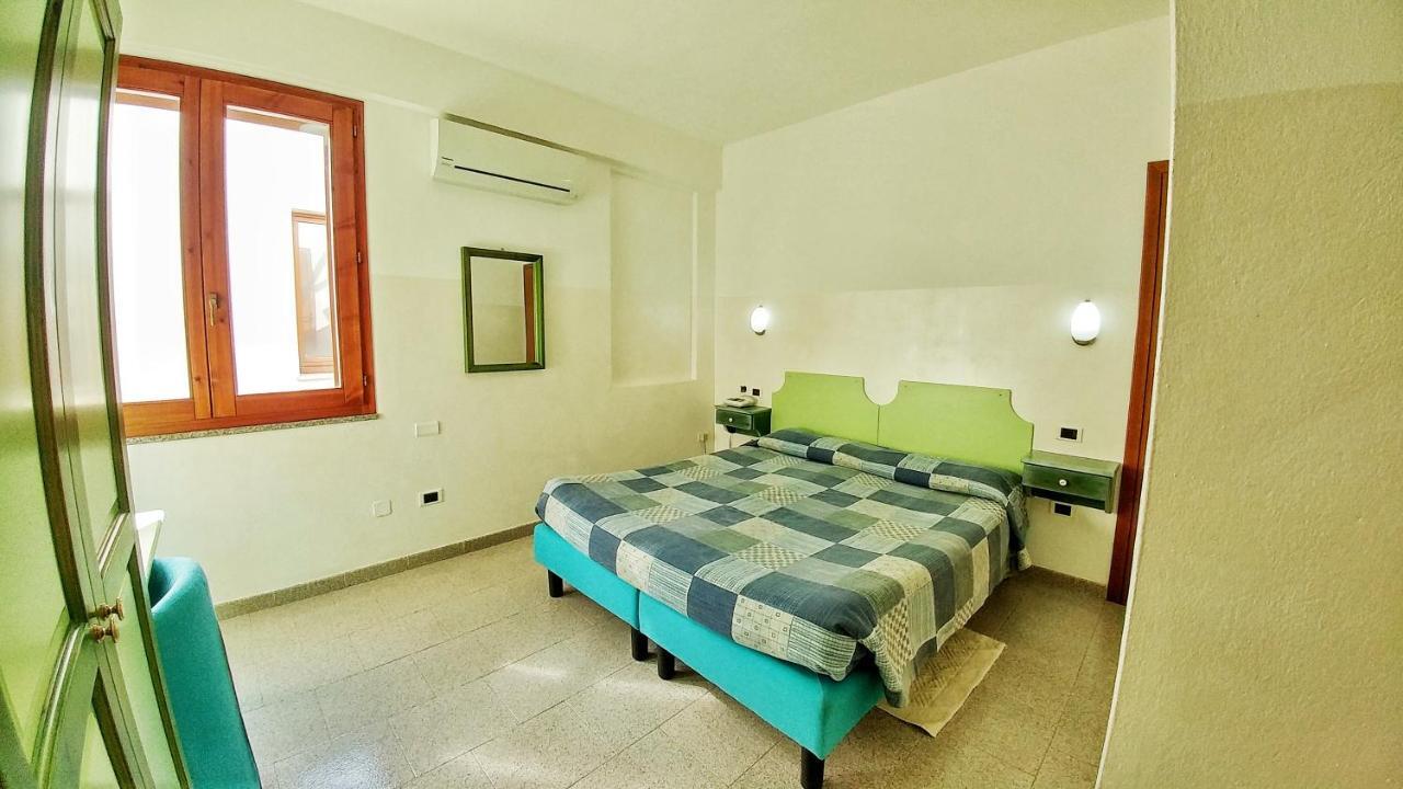 Hotel Meridiana Arbus Luaran gambar