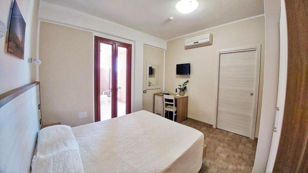 Hotel Meridiana Arbus Luaran gambar
